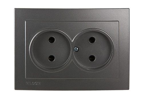 Double socket outlet without earth